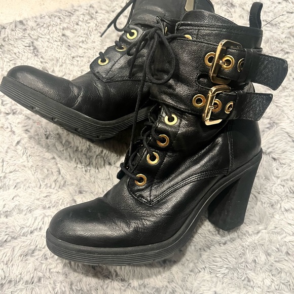 Guess Booties Size 8 Comfortable - Picture 3 of 3